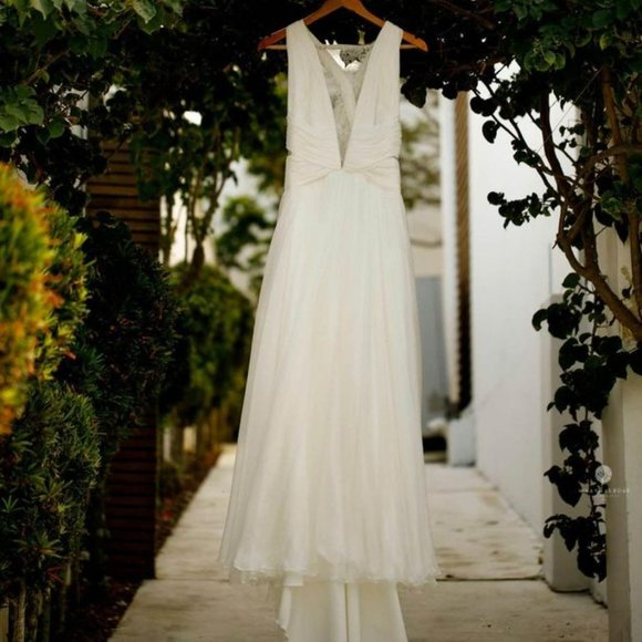 Pronovias Rimor Wedding Dress - Picture 2 of 10